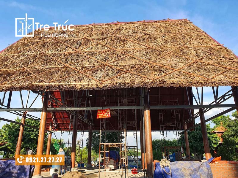 Làm nhà mái lá dừa