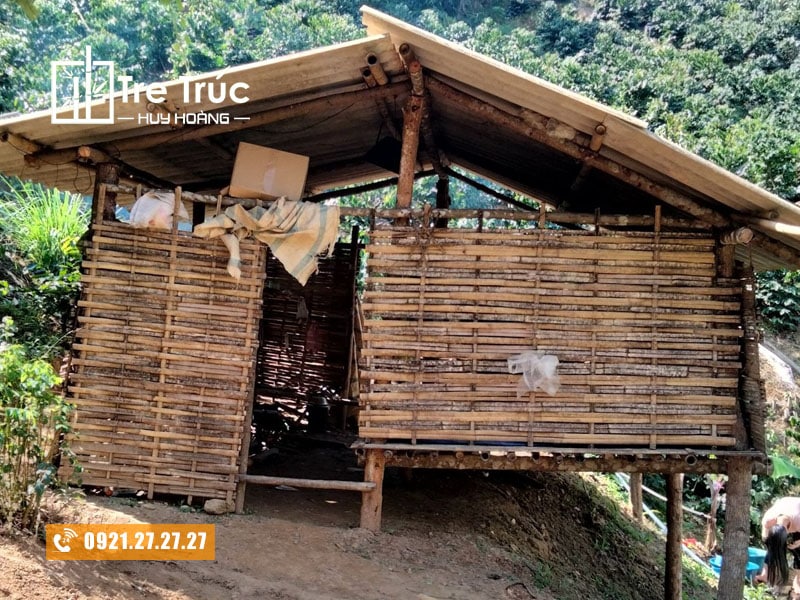 Phên tre làm vách nhà tạm