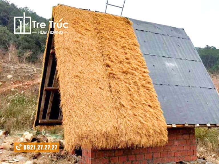 Giá thảm rơm nhân tạo chống cháy lợp mái và trang trí resort, nhà hàng