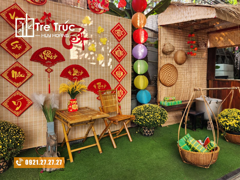 Trang trí tiểu cảnh Tết 2026 bằng mây tre lá